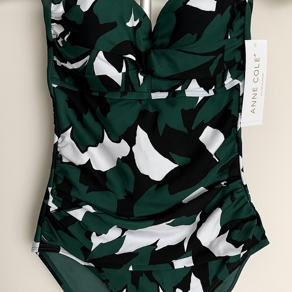Anne Cole Green and Black Camo Swimsuit, Size 6, NWT - Picture 3 of 5
